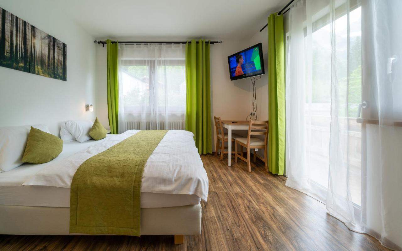 Pension Hofweyer Ramsau am Dachstein Bagian luar foto